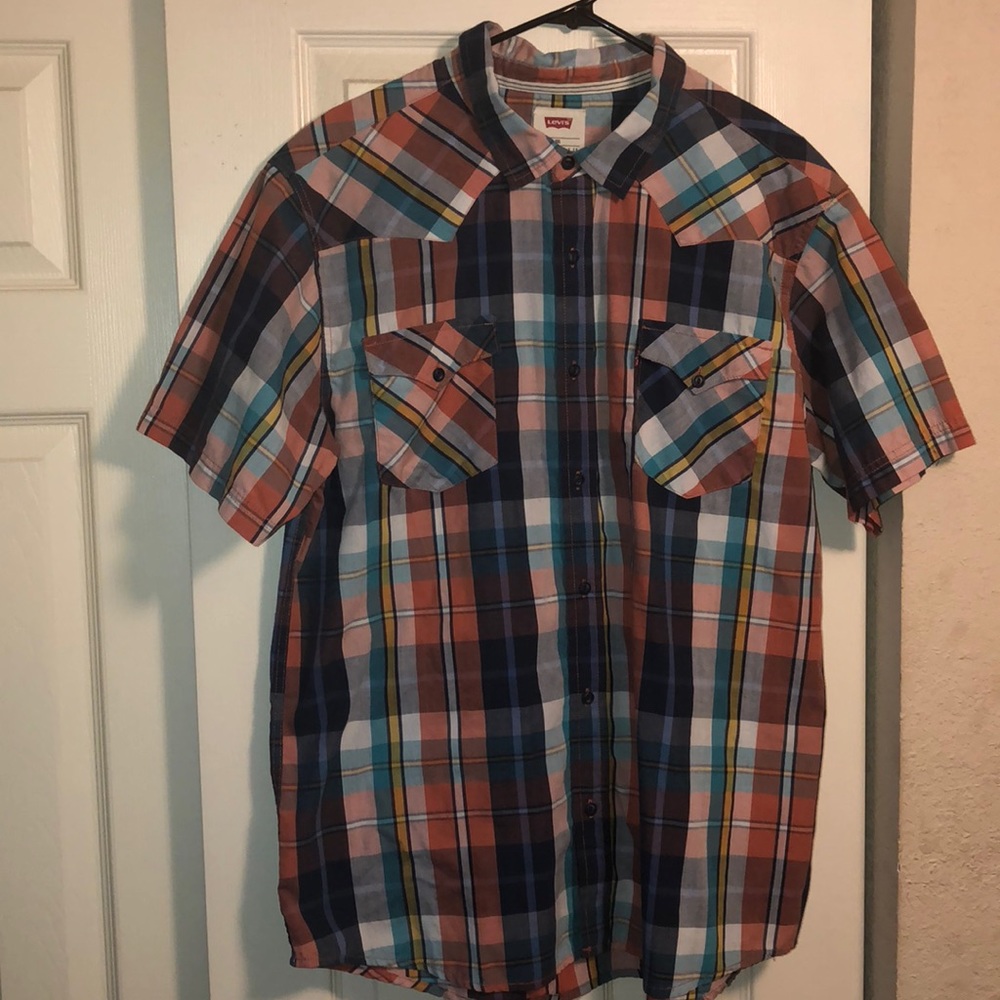 Levi’s Button Up